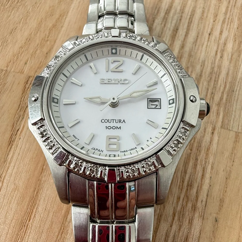 Seiko ladies coutura stainless steel diamond watch NEW BATTERY